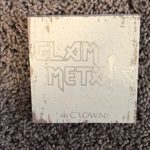 Crown- Glam Metals Eyeshadow Palette